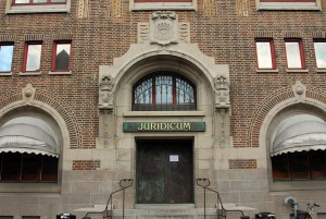 Huvuddelen av undervisningen sker på Juridicum, centralt beläget i Lund. Lokalen tillhörde huvudsakligen det gamla Televerket. 
