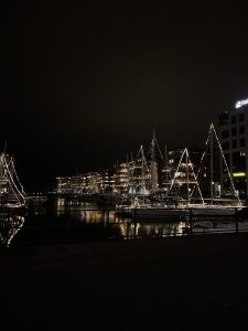 En mysig kvällspromenad i Malmö för att få lite julkänsla!