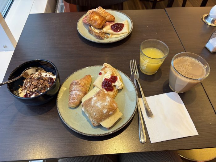 Hotellfrukost innan en mässa