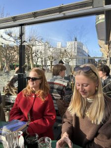 Jag och min vän njutandes i solen!